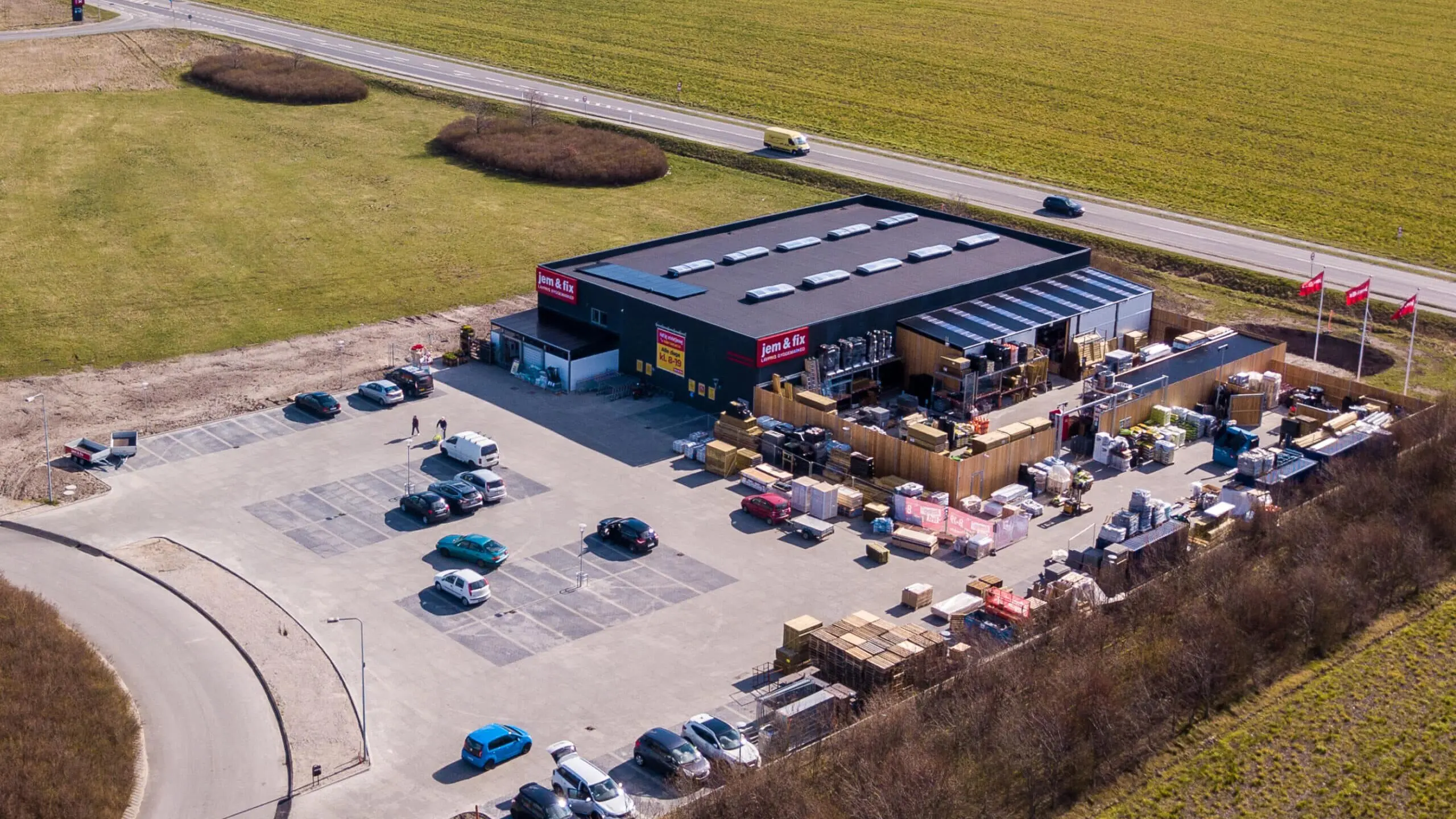 Ejendomsprojekt med jem&fix som lejer beliggende p&aring; Hesselvang 7 Grenaa 8500.