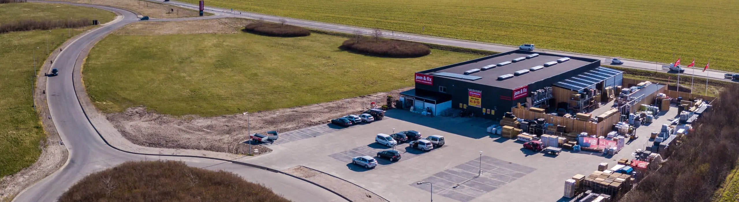 Ejendomsprojekt med jem&fix som lejer beliggende p&aring; Hesselvang 7 Grenaa 8500.