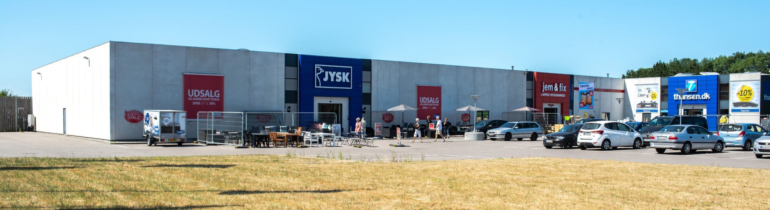 Investeringsprojekt med tre lejere henholdsvis thansen, jem&fix og Jysk beliggende på Sjælland på adressen Industrivej 1G, 1H, 1K Frederiksværk 3300.